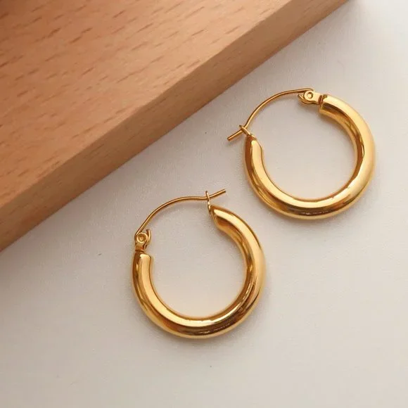 NEW 18K Gold Plated Round Tube Hoop Earrings - Picture 4 of 6
